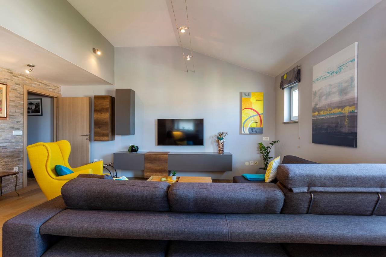 Apartman Ember Пула Екстериор снимка