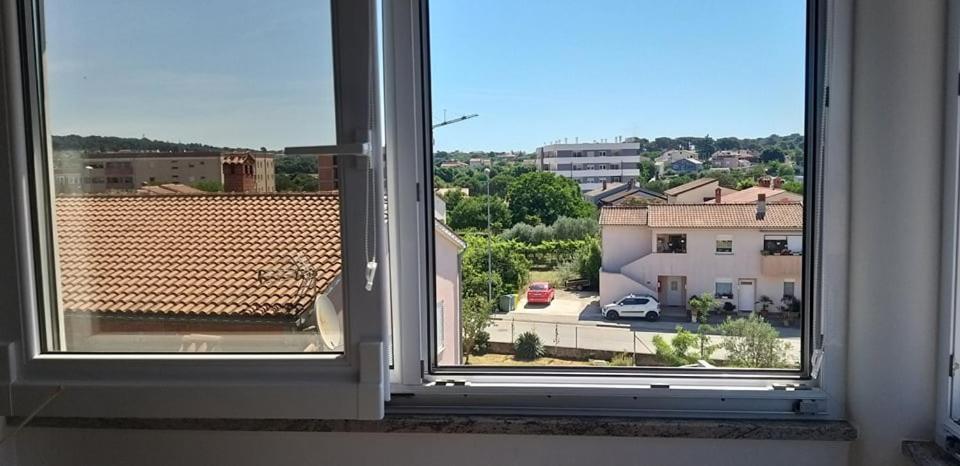 Apartman Ember Пула Екстериор снимка